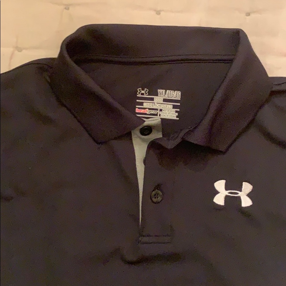 Boys loose fit Under Armour polo shirt large